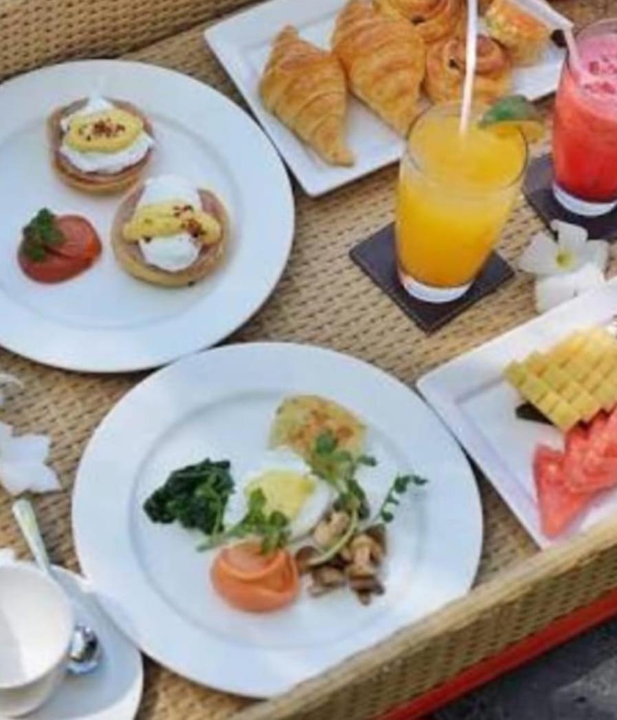 Pasir Putih Resort & Resto Maluk Luaran gambar