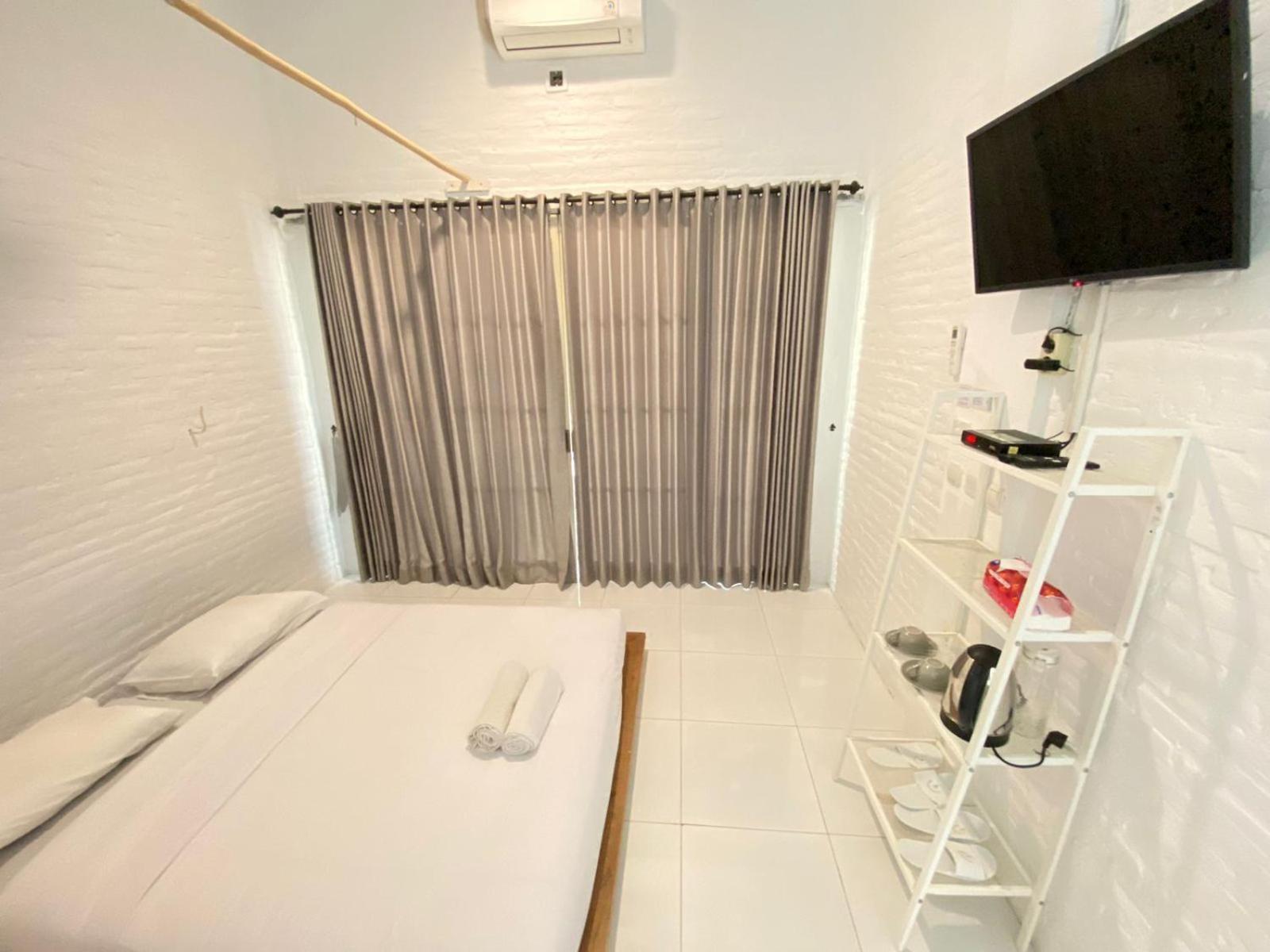 Pasir Putih Resort & Resto Maluk Luaran gambar