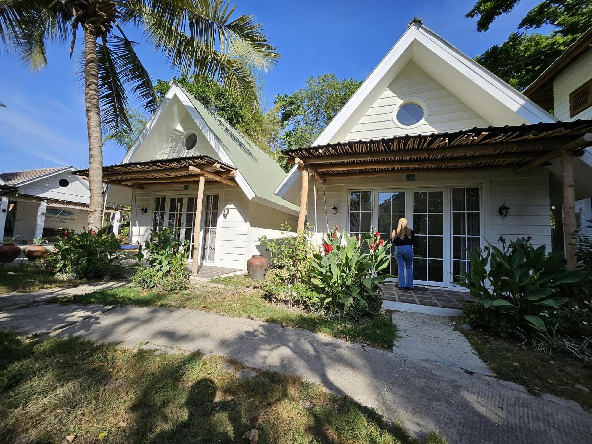 Pasir Putih Resort & Resto Maluk Luaran gambar