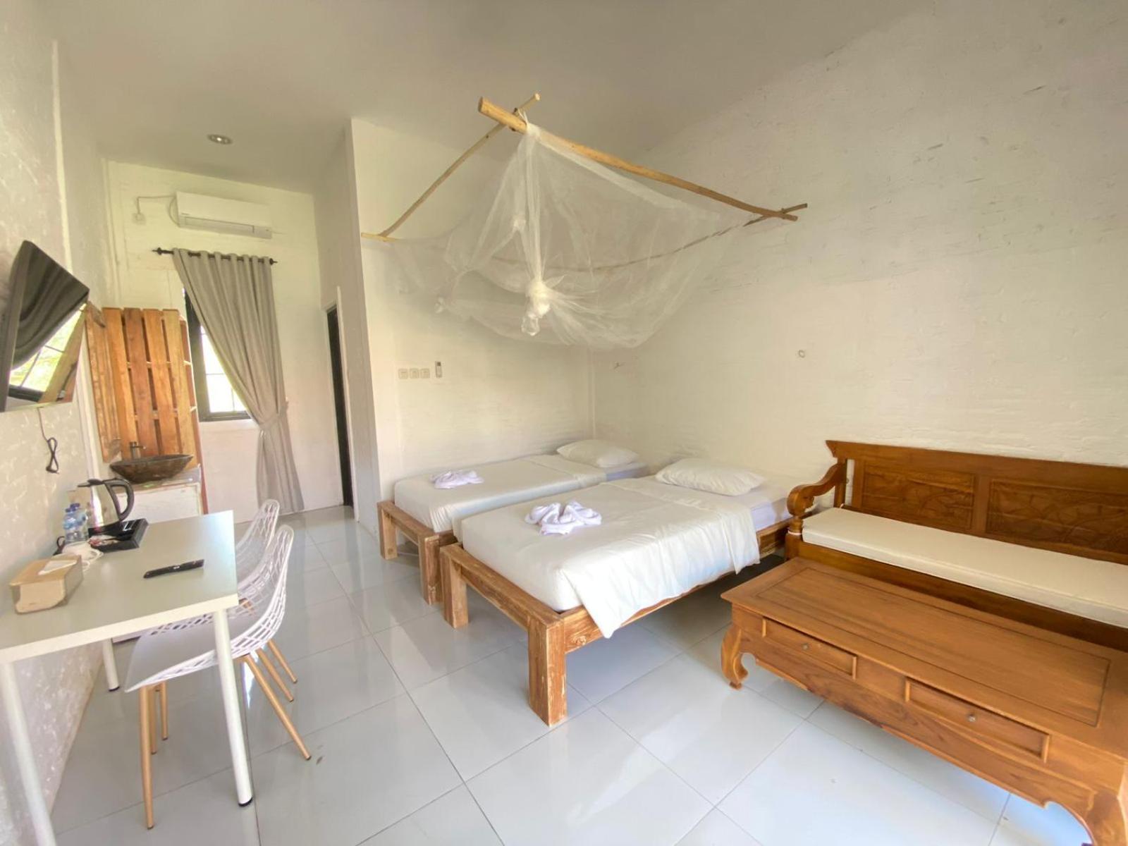 Pasir Putih Resort & Resto Maluk Luaran gambar